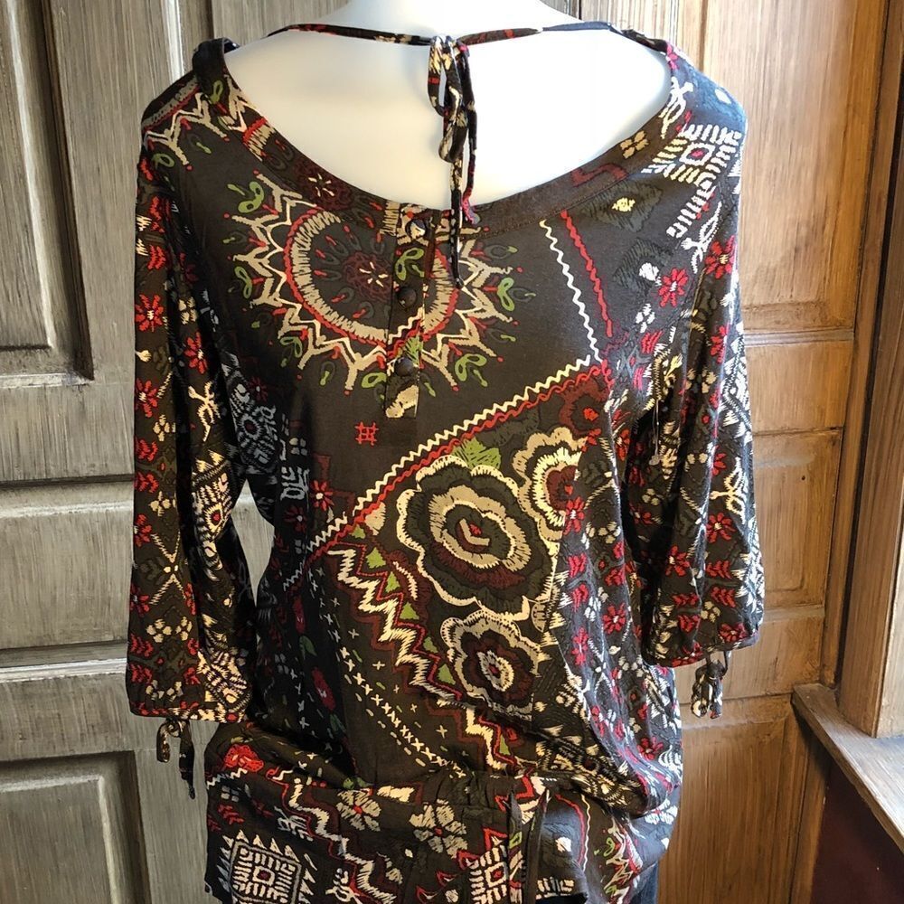 Women’s Blouse - Picture 1 of 5